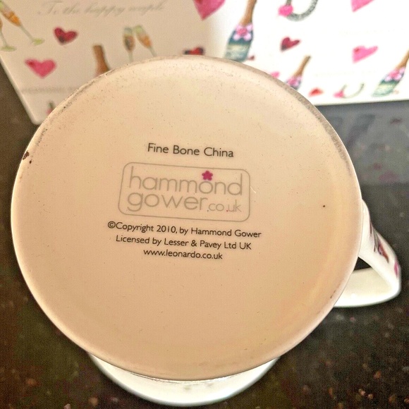 On your Wedding Day' Set of 2 'Fine Bone China' Couple Mugs New Gift Keepsake - Picture 5 of 7